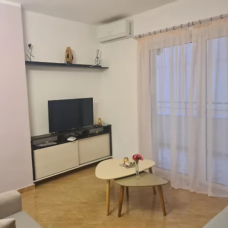 Lafajet Apartment Sarande